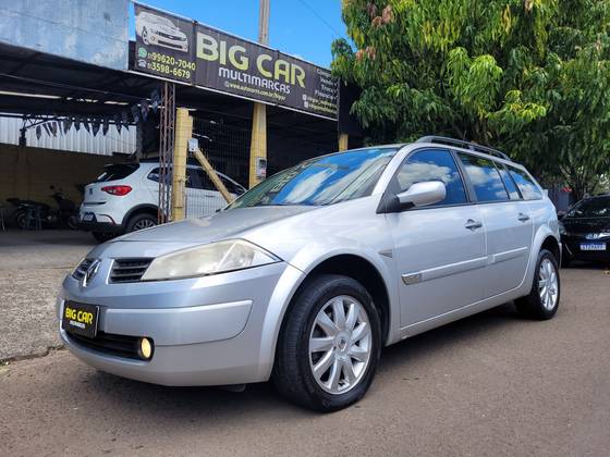RENAULT MEGANE 1.6 DYNAMIQUE GRAND TOUR 16V FLEX 4P MANUAL RENAULT MEGANE 1.6 DYNAMIQUE GRAND TOUR 16V FLEX 4P MANUAL